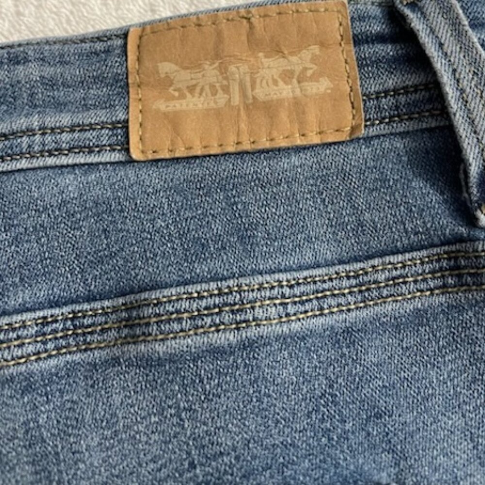 Levi's classic bootcut jeans size 20